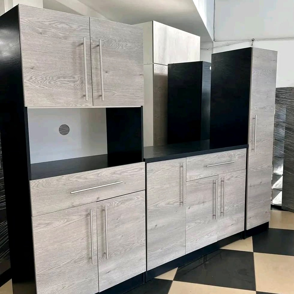 Kitchen & Dining